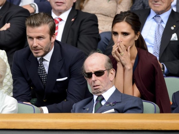 
	
	David và Victoria Beckham có vẻ như khá lo lắng.